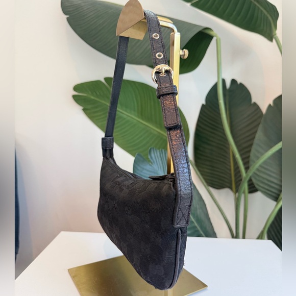 Gucci ‘Boat Pochette Mini Shoulder Bag’ - Picture 4 of 9